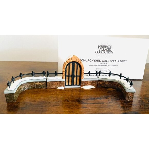 Department 56 Churchyard Gate and Fence Set of 3 Heritage Village Christmas Town - Picture 1 of 4